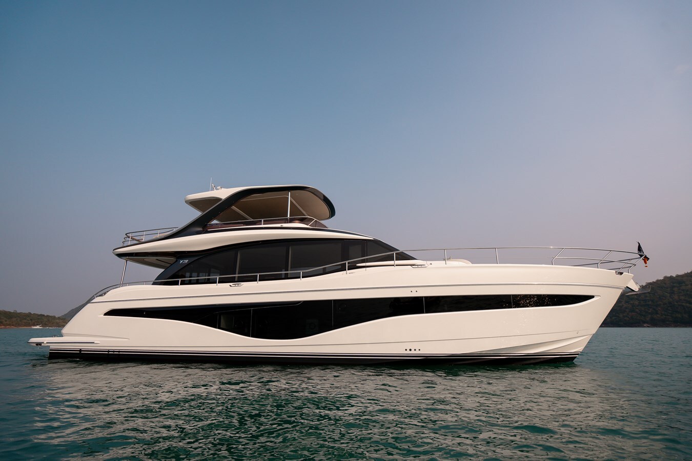 2023-princess-yachts-71-4-f0e5df