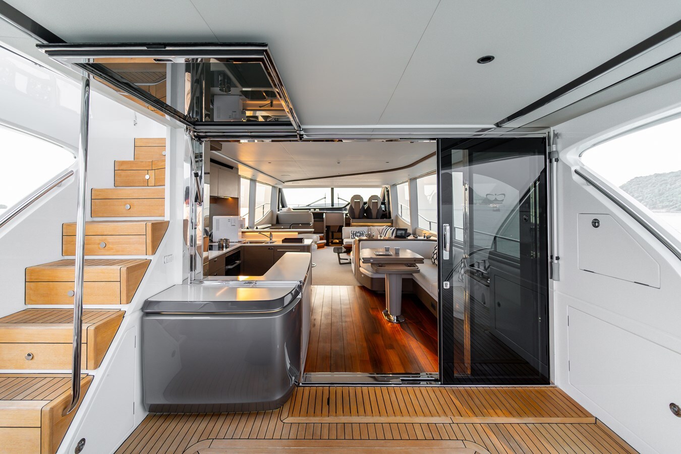 2023-princess-yachts-71-4-f0e5df