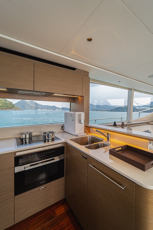 2023-princess-yachts-71-4-f0e5df