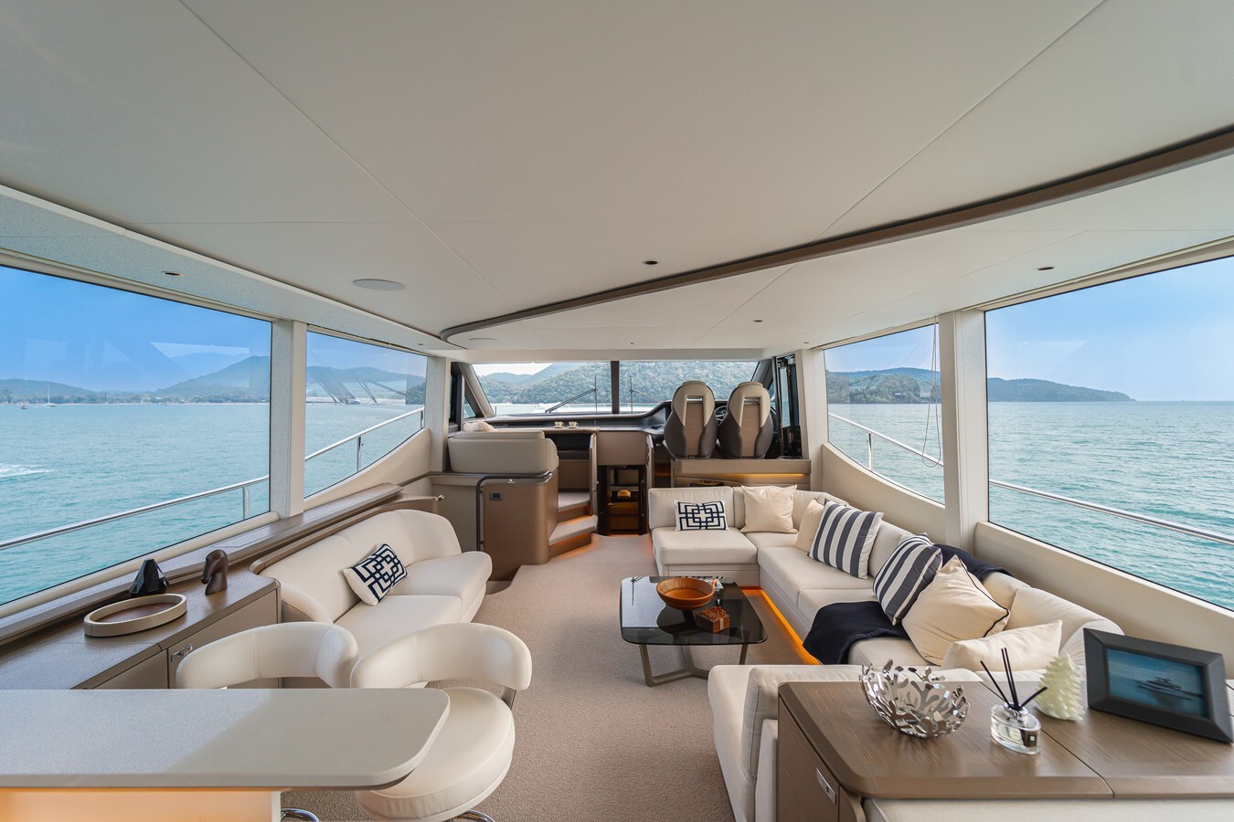 2023-princess-yachts-71-4-f0e5df