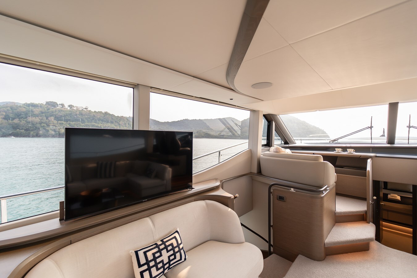 2023-princess-yachts-71-4-f0e5df