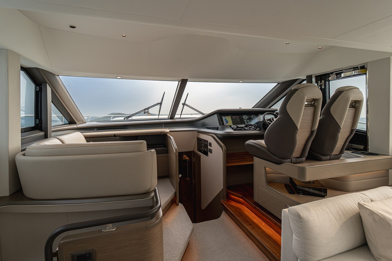 2023-princess-yachts-71-4-f0e5df