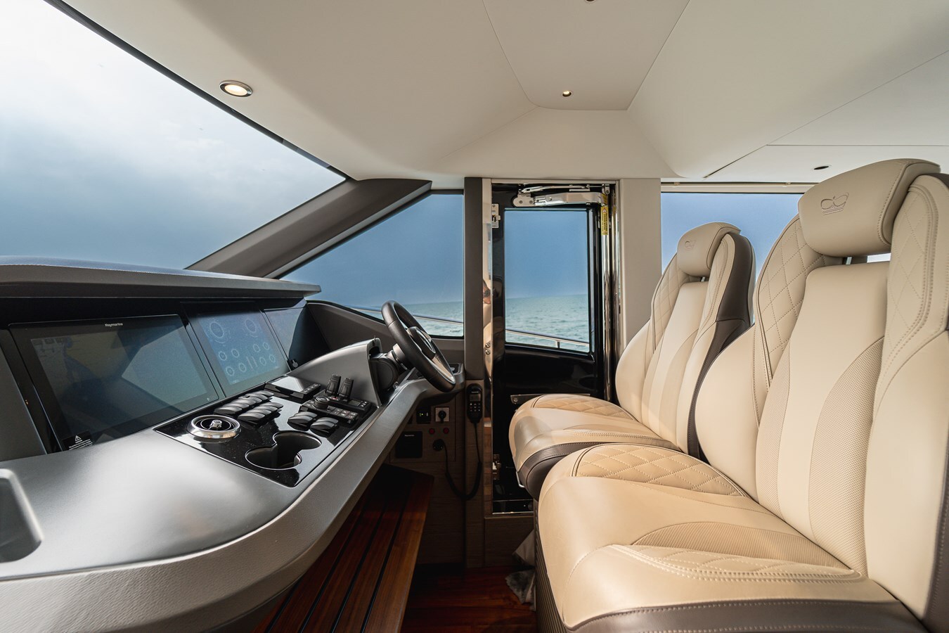 2023-princess-yachts-71-4-f0e5df