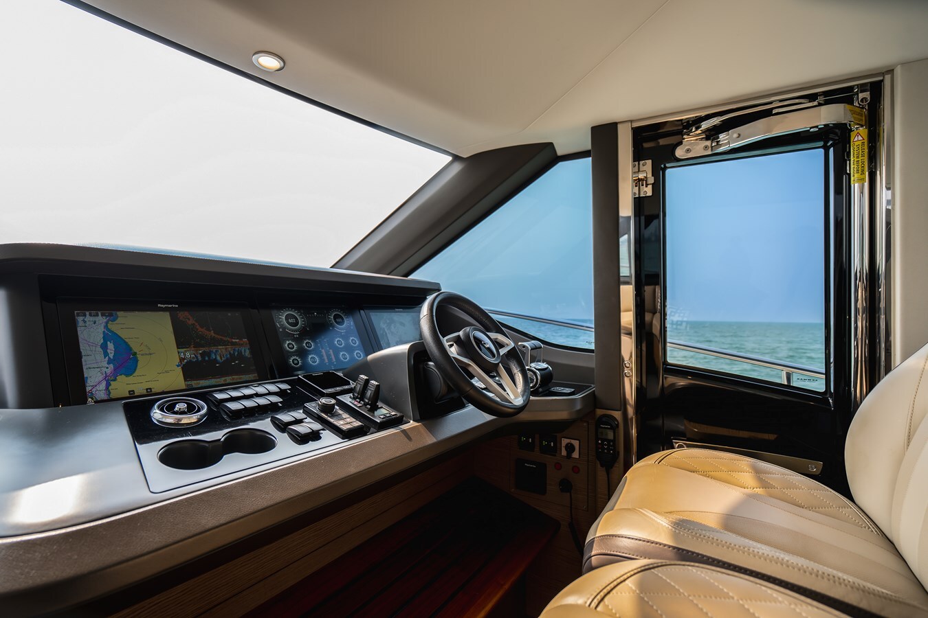 2023-princess-yachts-71-4-f0e5df