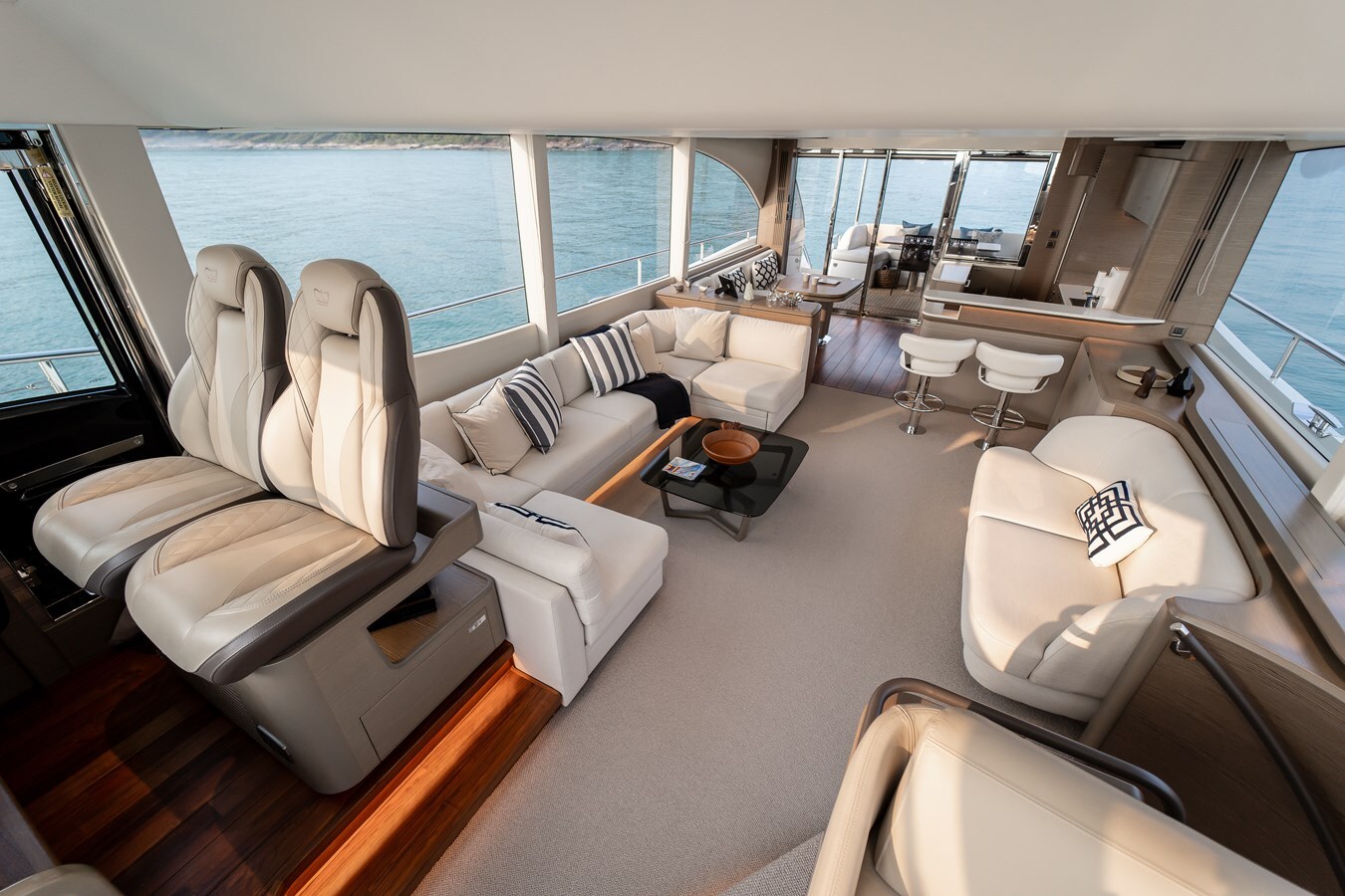 2023-princess-yachts-71-4-f0e5df