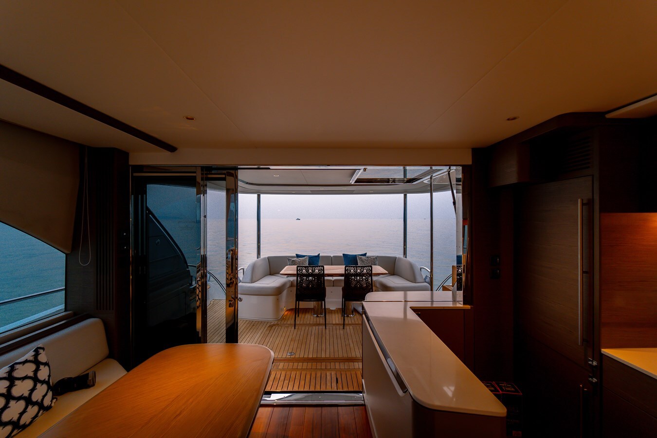 2023-princess-yachts-71-4-f0e5df