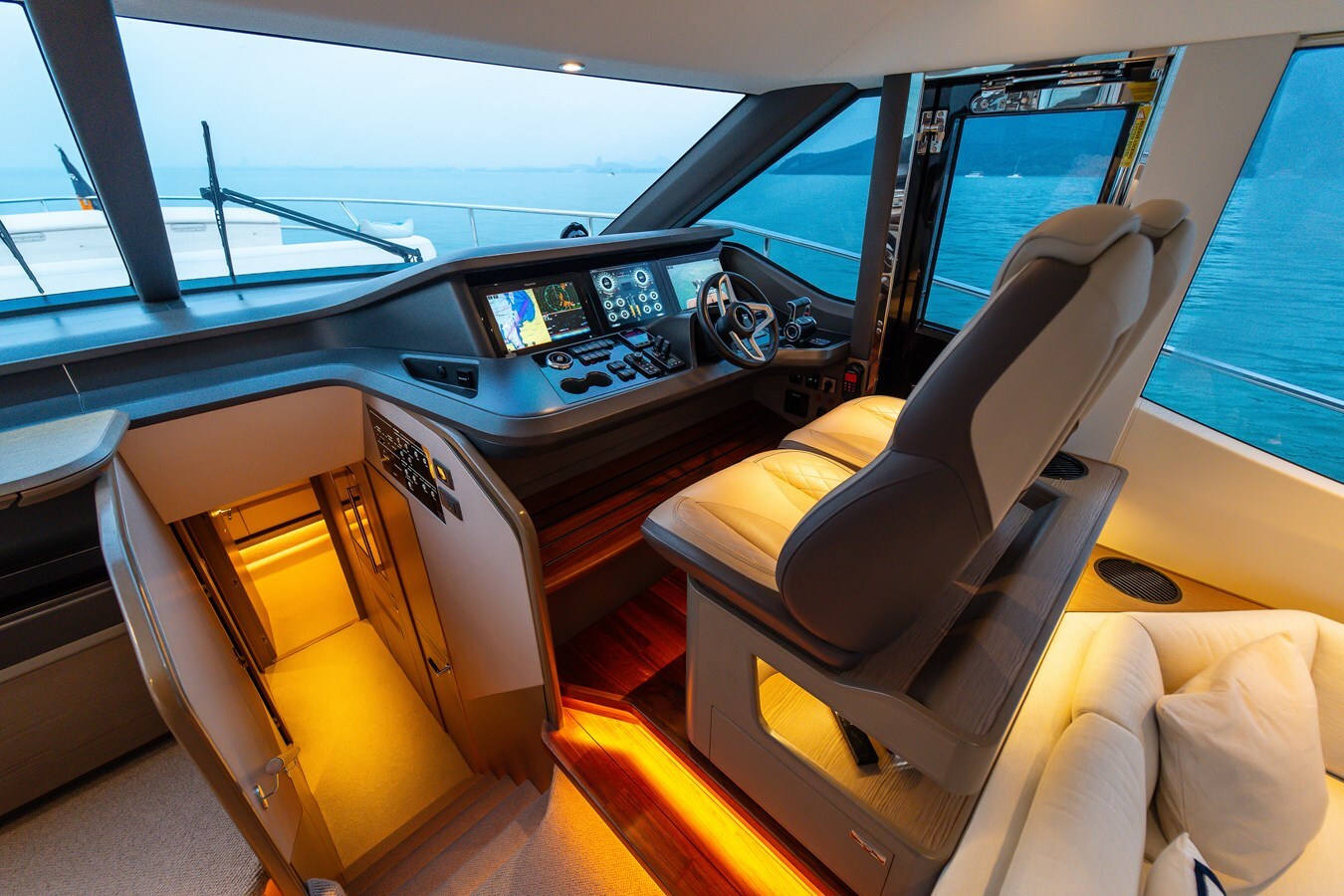 2023-princess-yachts-71-4-f0e5df