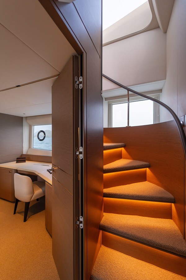 2023-princess-yachts-71-4-f0e5df