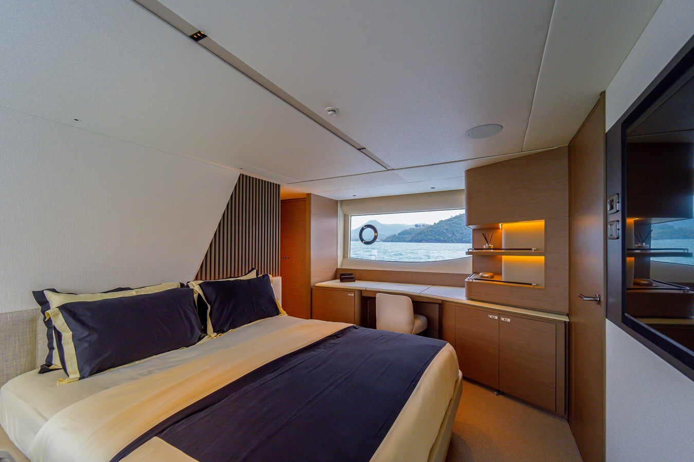 2023-princess-yachts-71-4-f0e5df