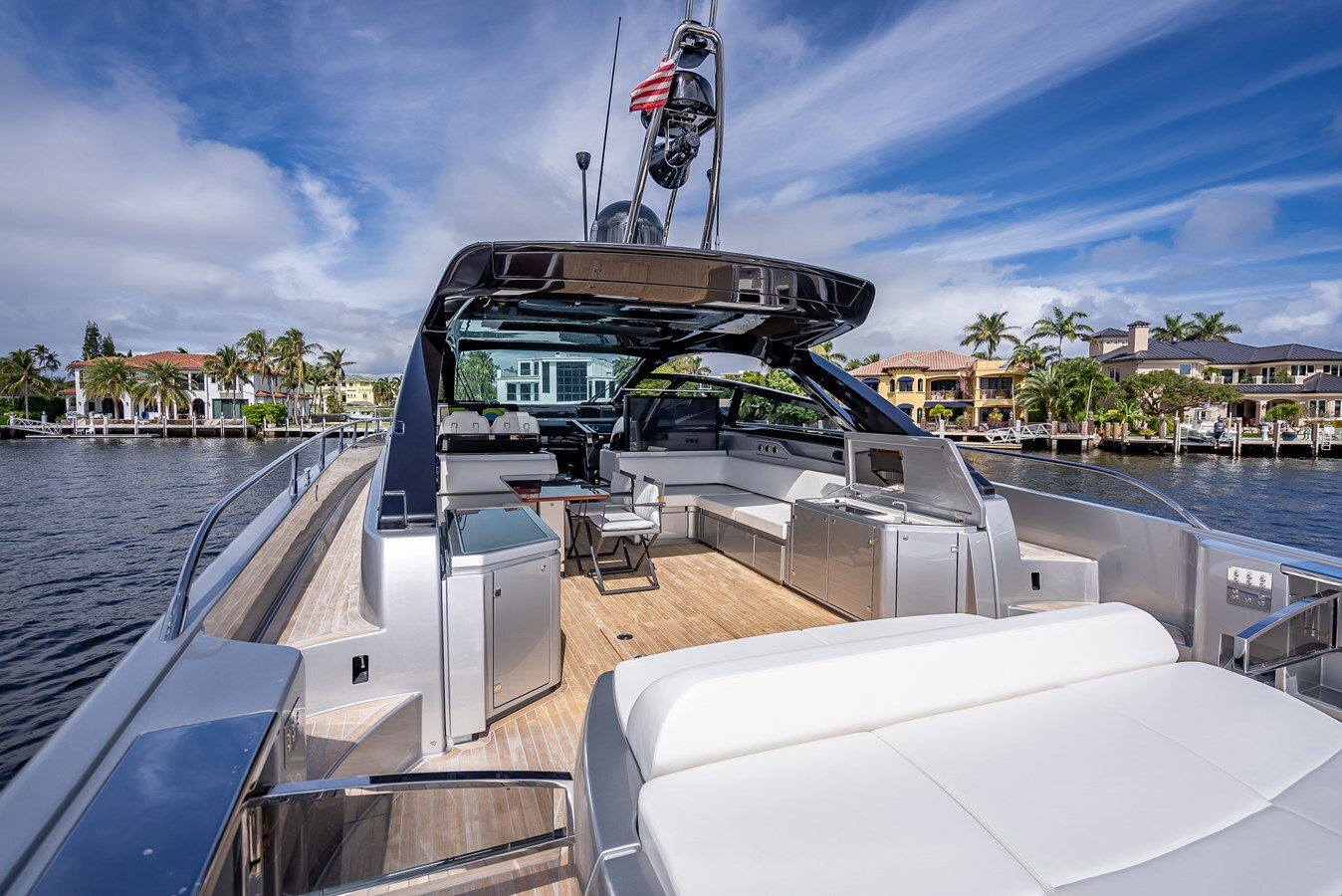 2023-riva-67-10-4ca7d5