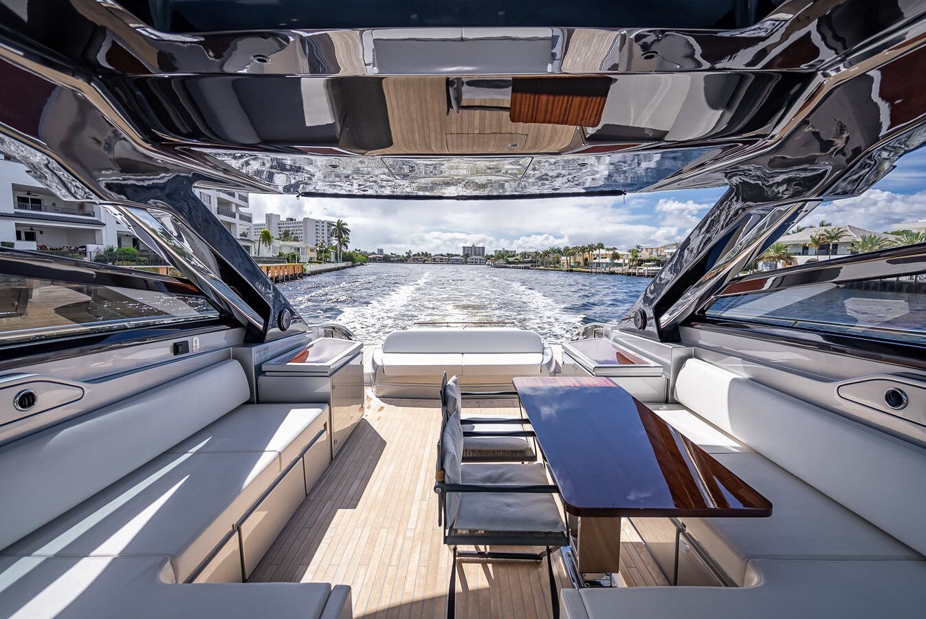 2023-riva-67-10-4ca7d5