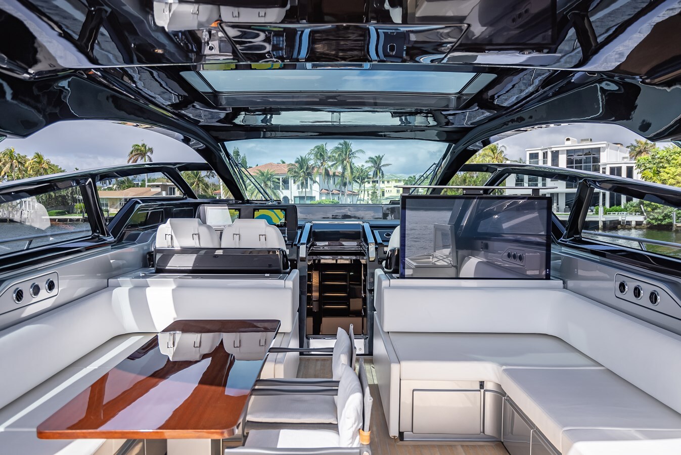 2023-riva-67-10-4ca7d5