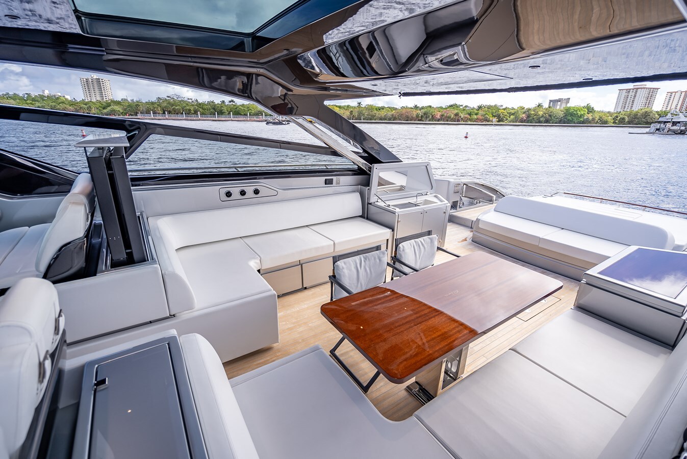 2023-riva-67-10-4ca7d5