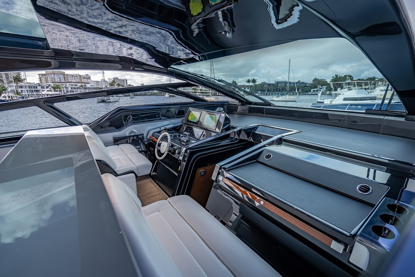 2023-riva-67-10-4ca7d5