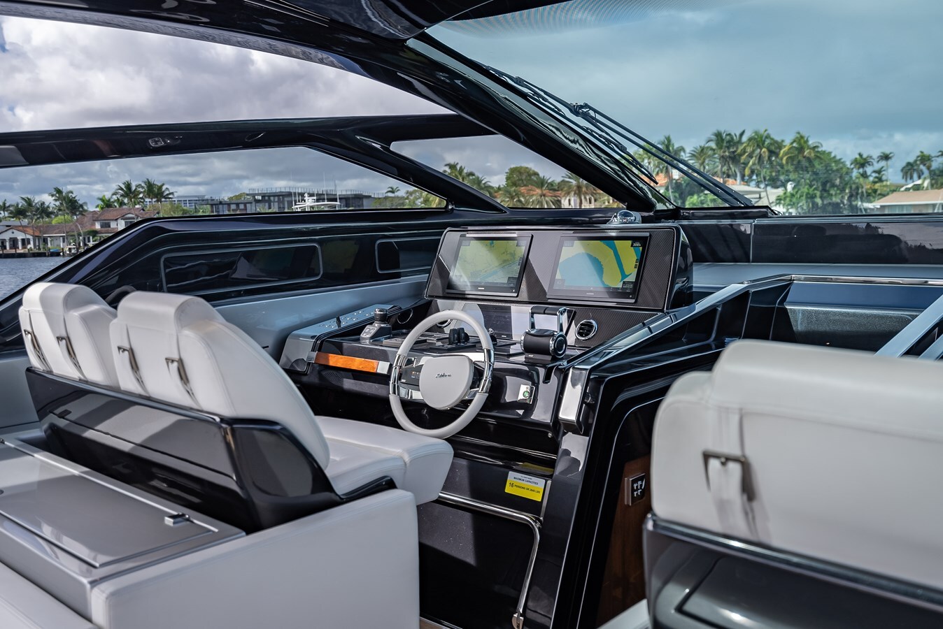 2023-riva-67-10-4ca7d5