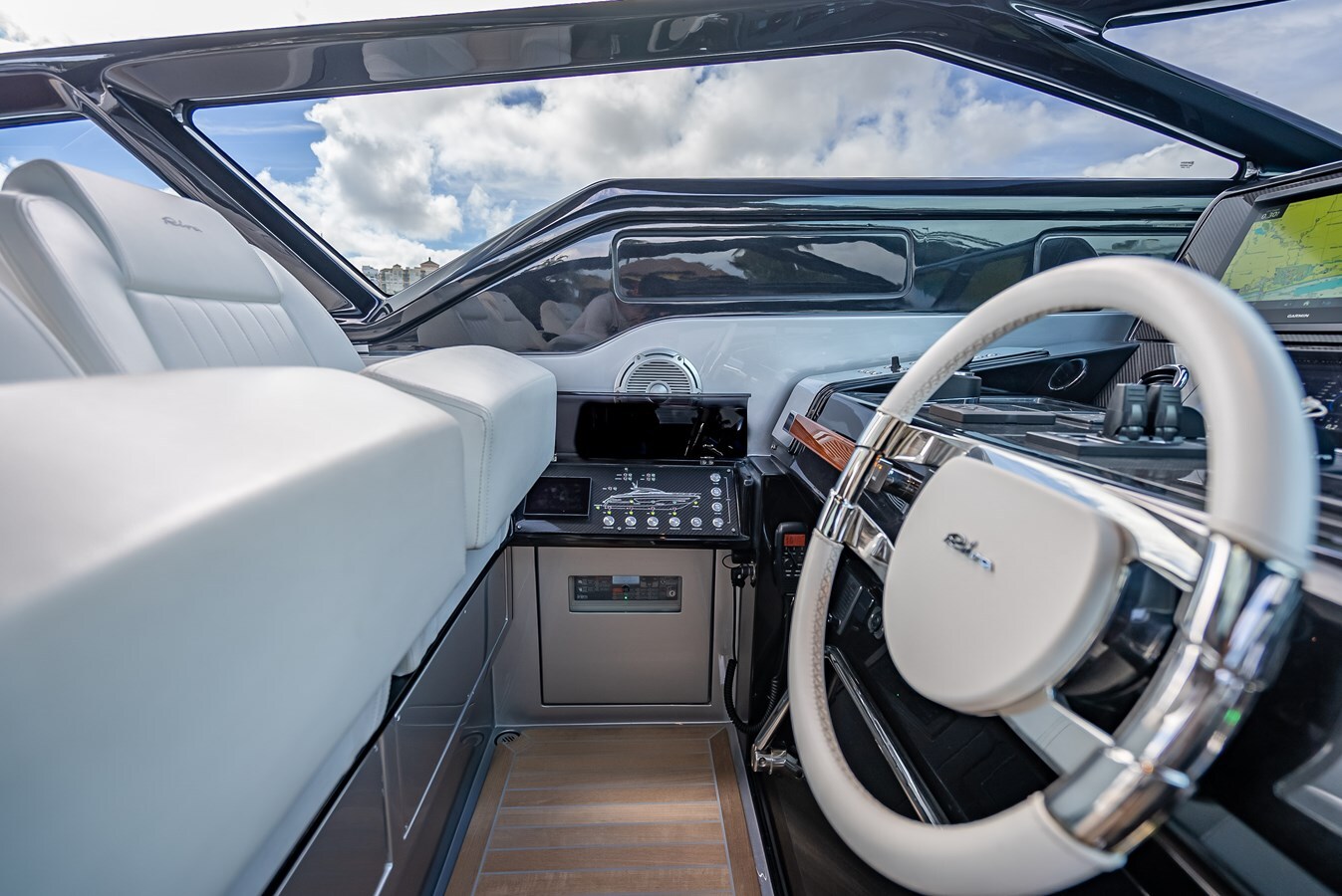 2023-riva-67-10-4ca7d5