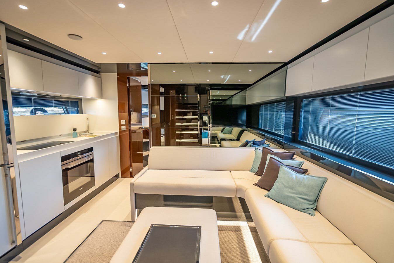 2023-riva-67-10-4ca7d5