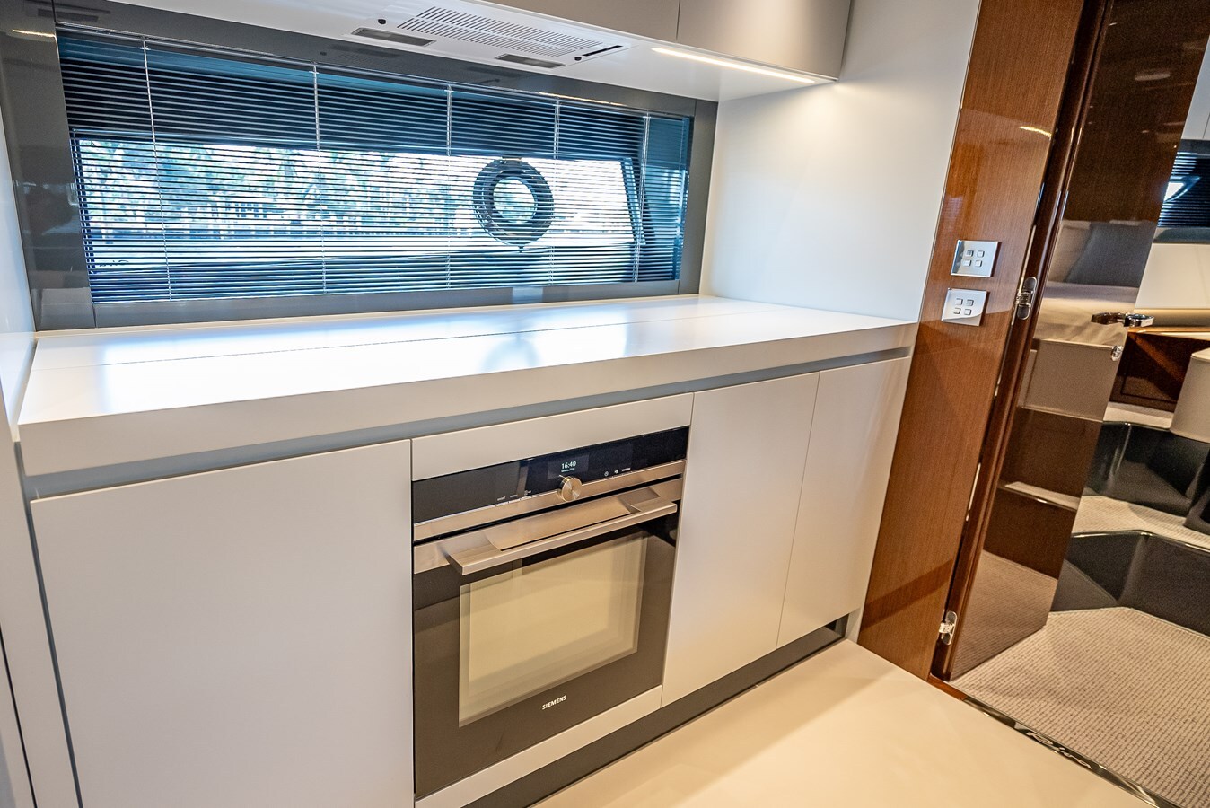 2023-riva-67-10-4ca7d5