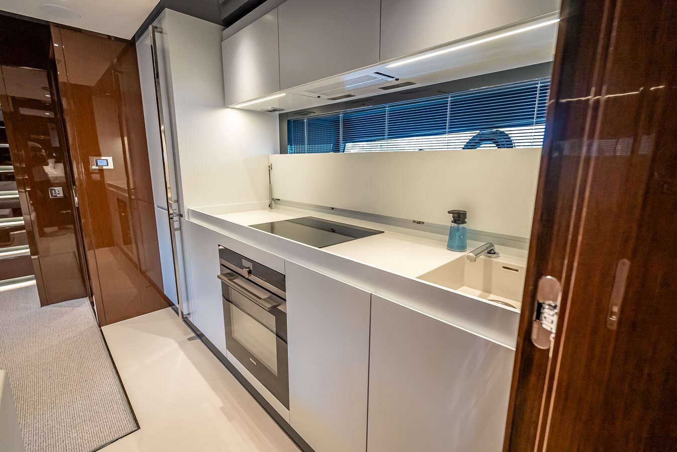 2023-riva-67-10-4ca7d5