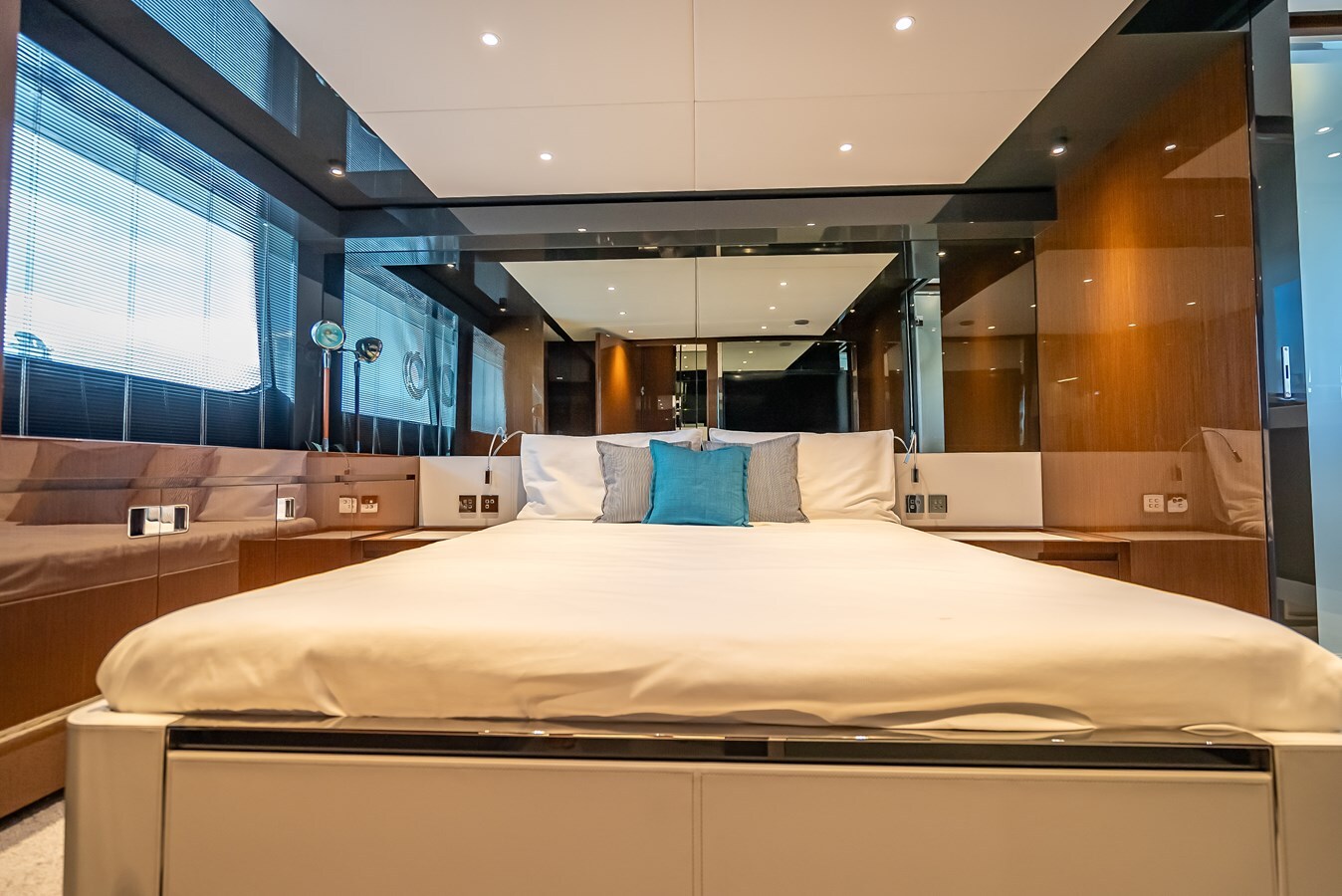 2023-riva-67-10-4ca7d5