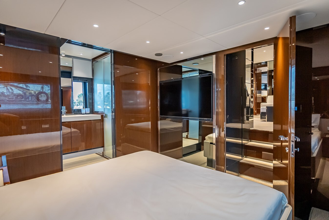 2023-riva-67-10-4ca7d5