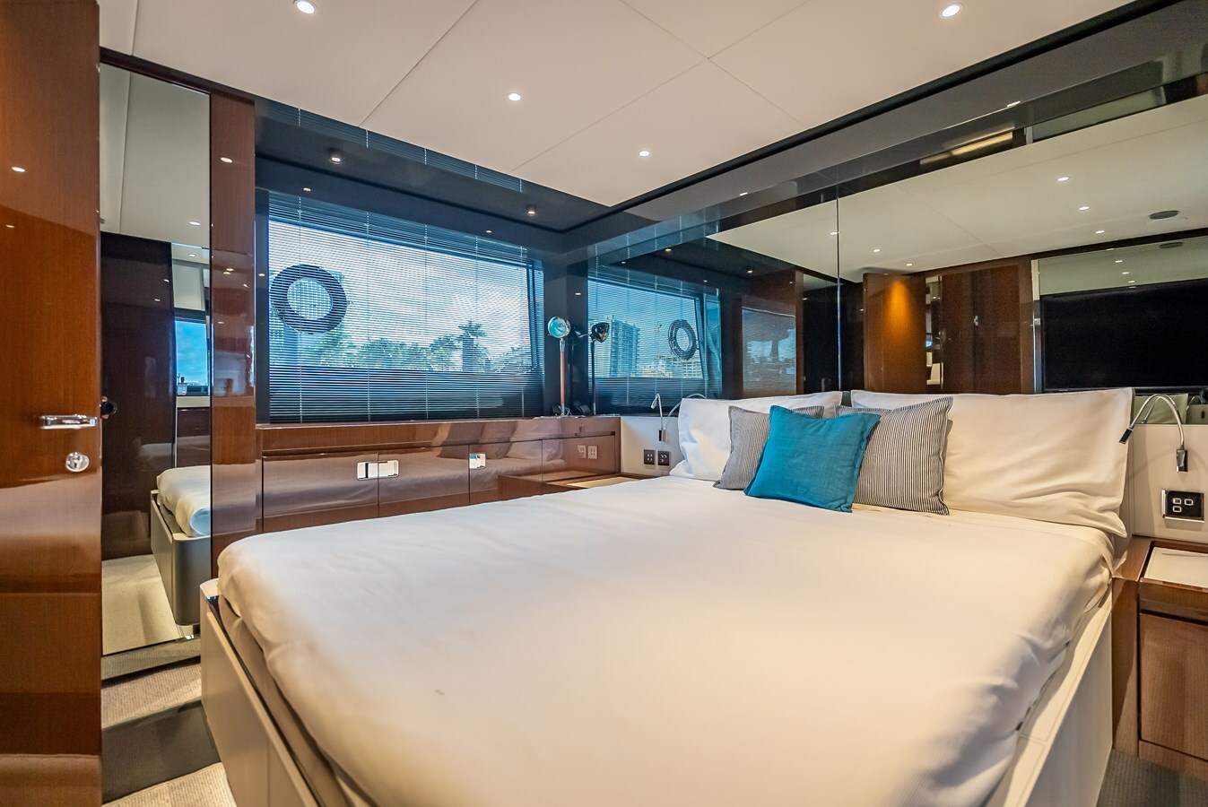 2023-riva-67-10-4ca7d5