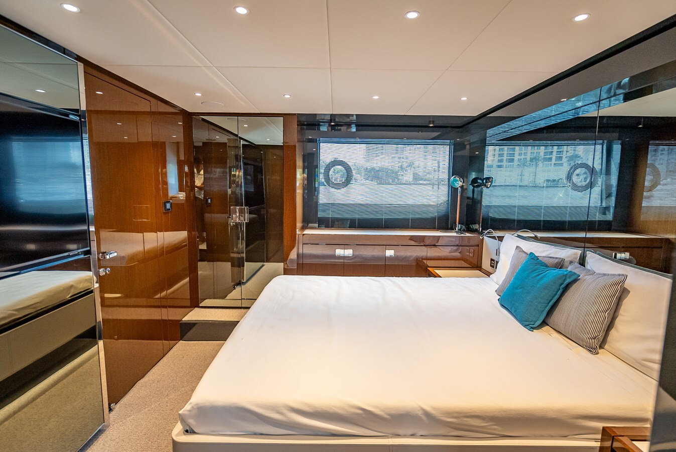 2023-riva-67-10-4ca7d5