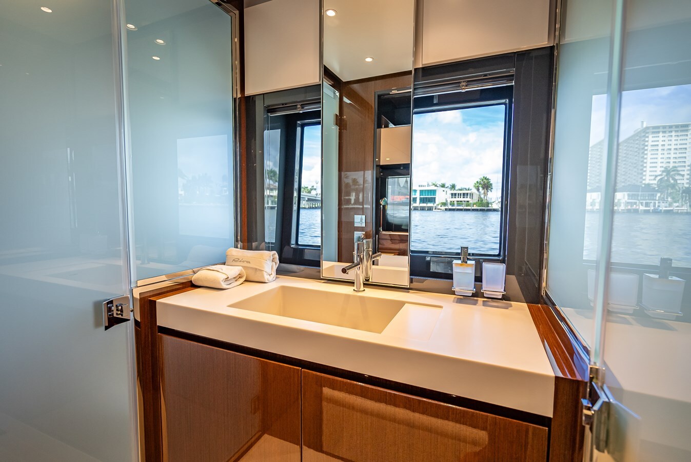 2023-riva-67-10-4ca7d5