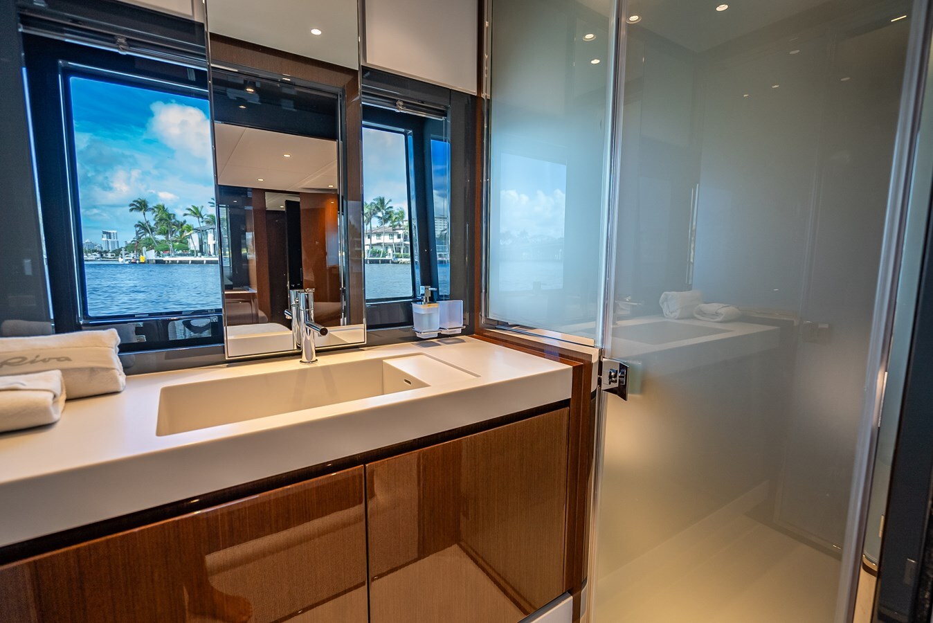 2023-riva-67-10-4ca7d5