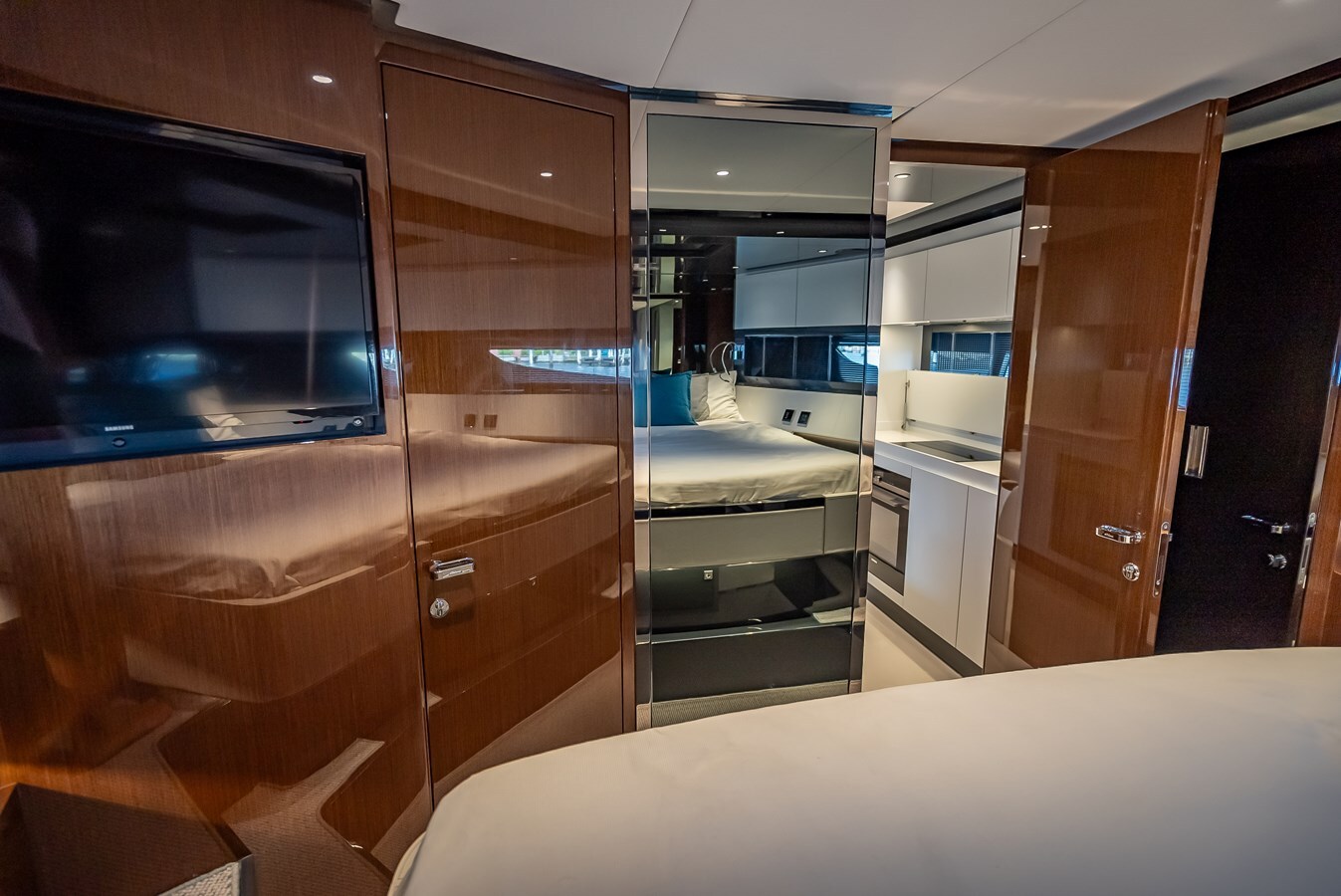 2023-riva-67-10-4ca7d5