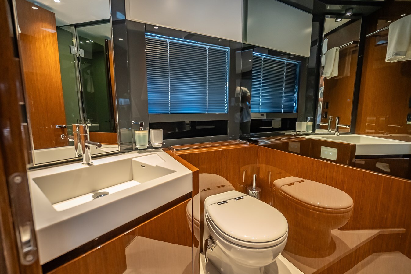 2023-riva-67-10-4ca7d5