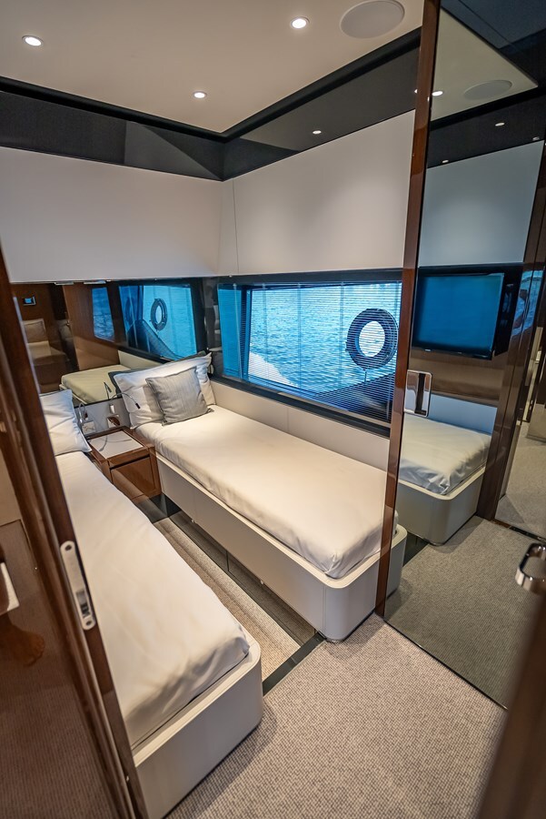 2023-riva-67-10-4ca7d5