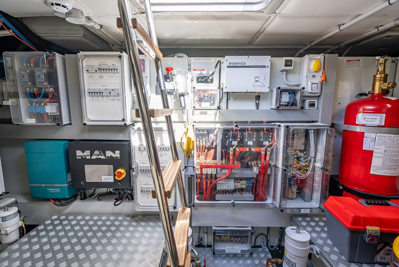 2023-riva-67-10-4ca7d5