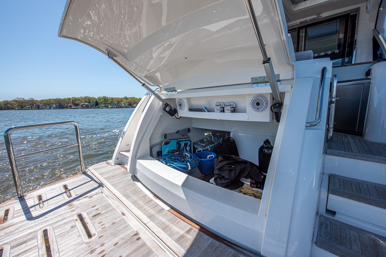 2023-riviera-46-2b6443