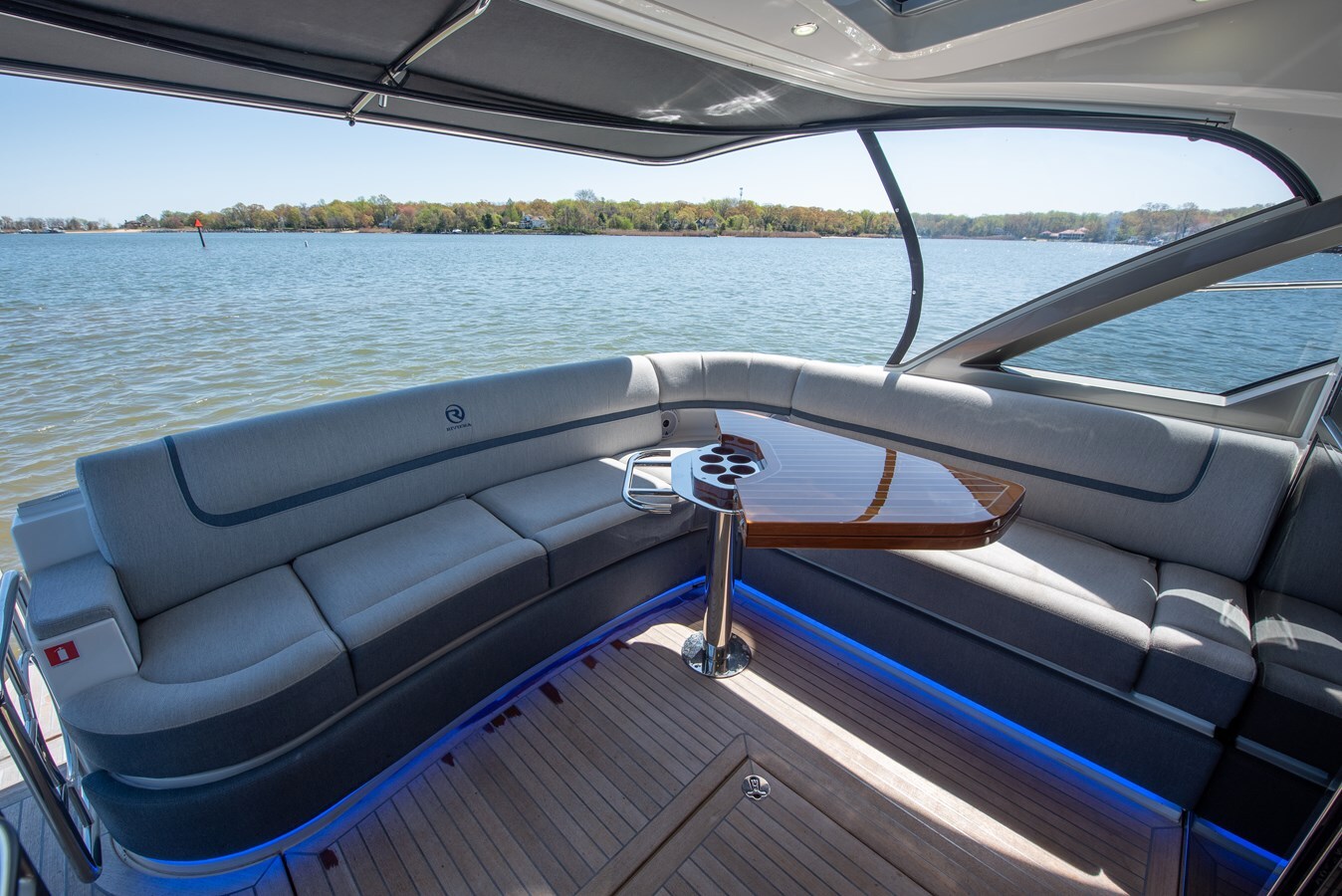 2023-riviera-46-2b6443