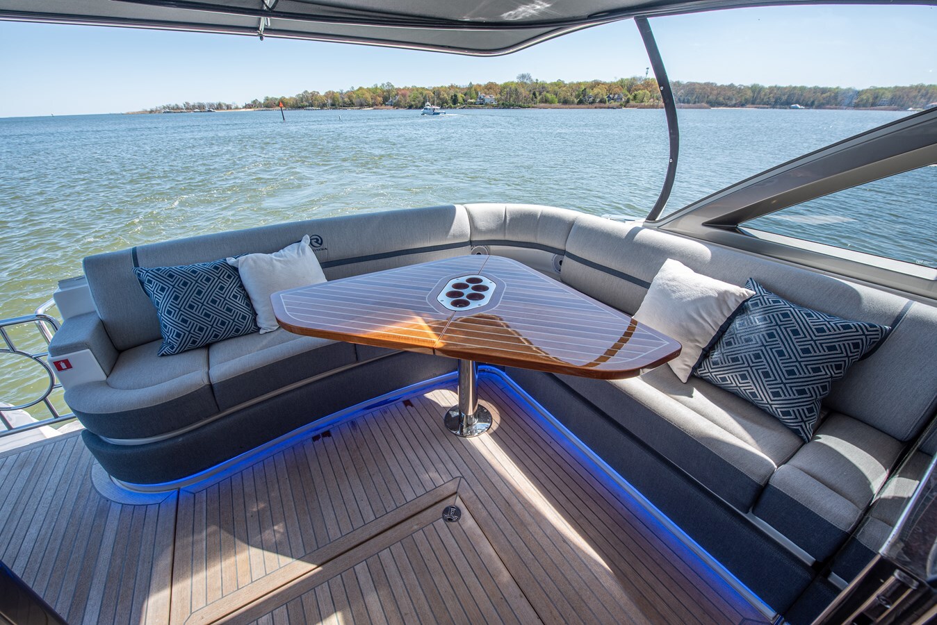 2023-riviera-46-2b6443