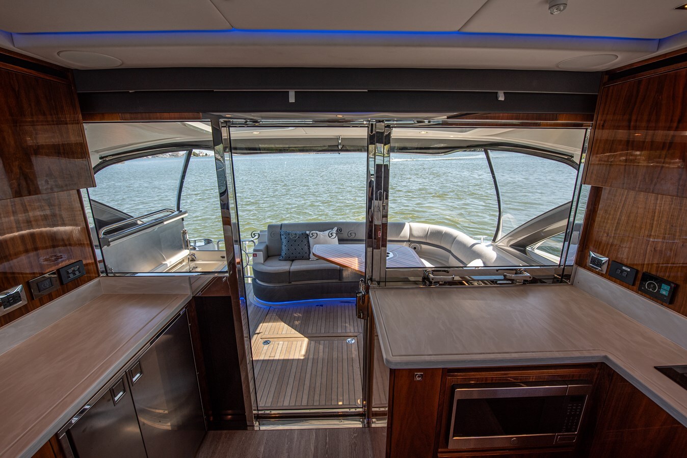 2023-riviera-46-2b6443