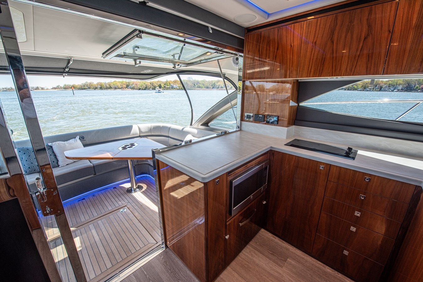 2023-riviera-46-2b6443