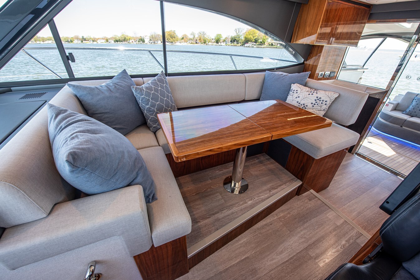 2023-riviera-46-2b6443