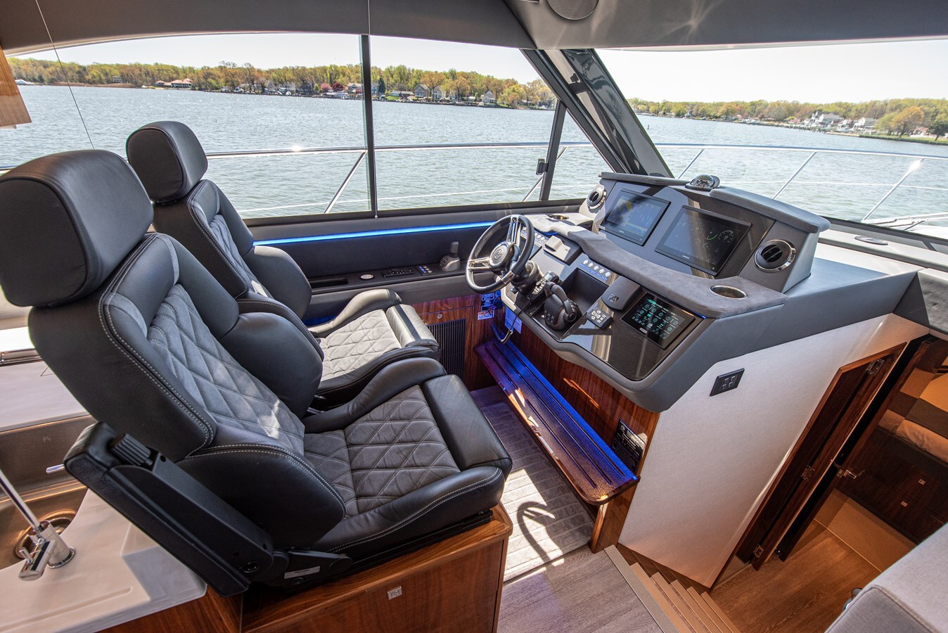 2023-riviera-46-2b6443