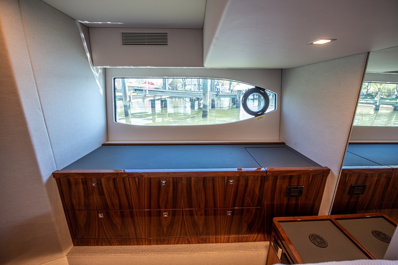 2023-riviera-46-2b6443