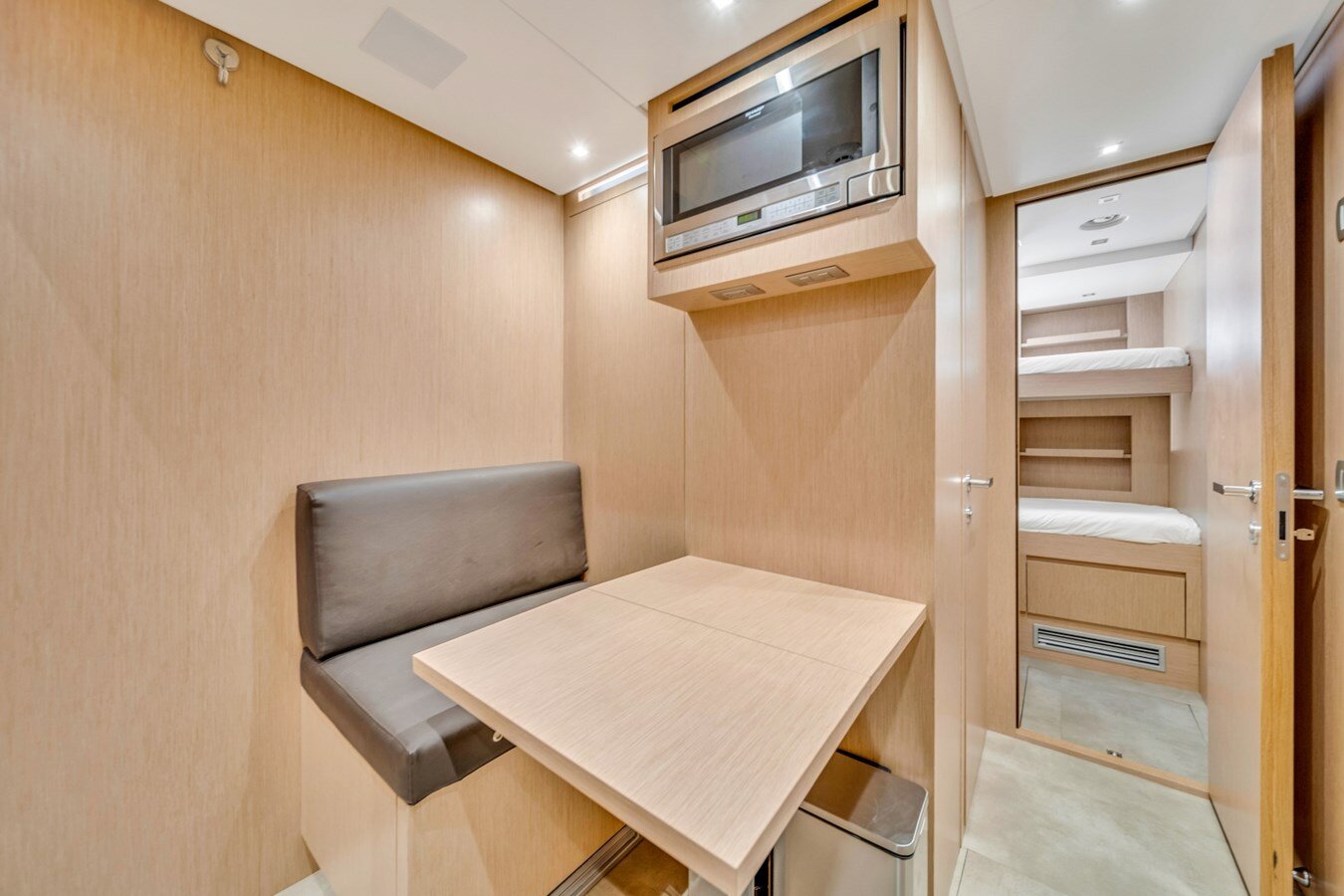 2023-sanlorenzo-87-8-92b3f7