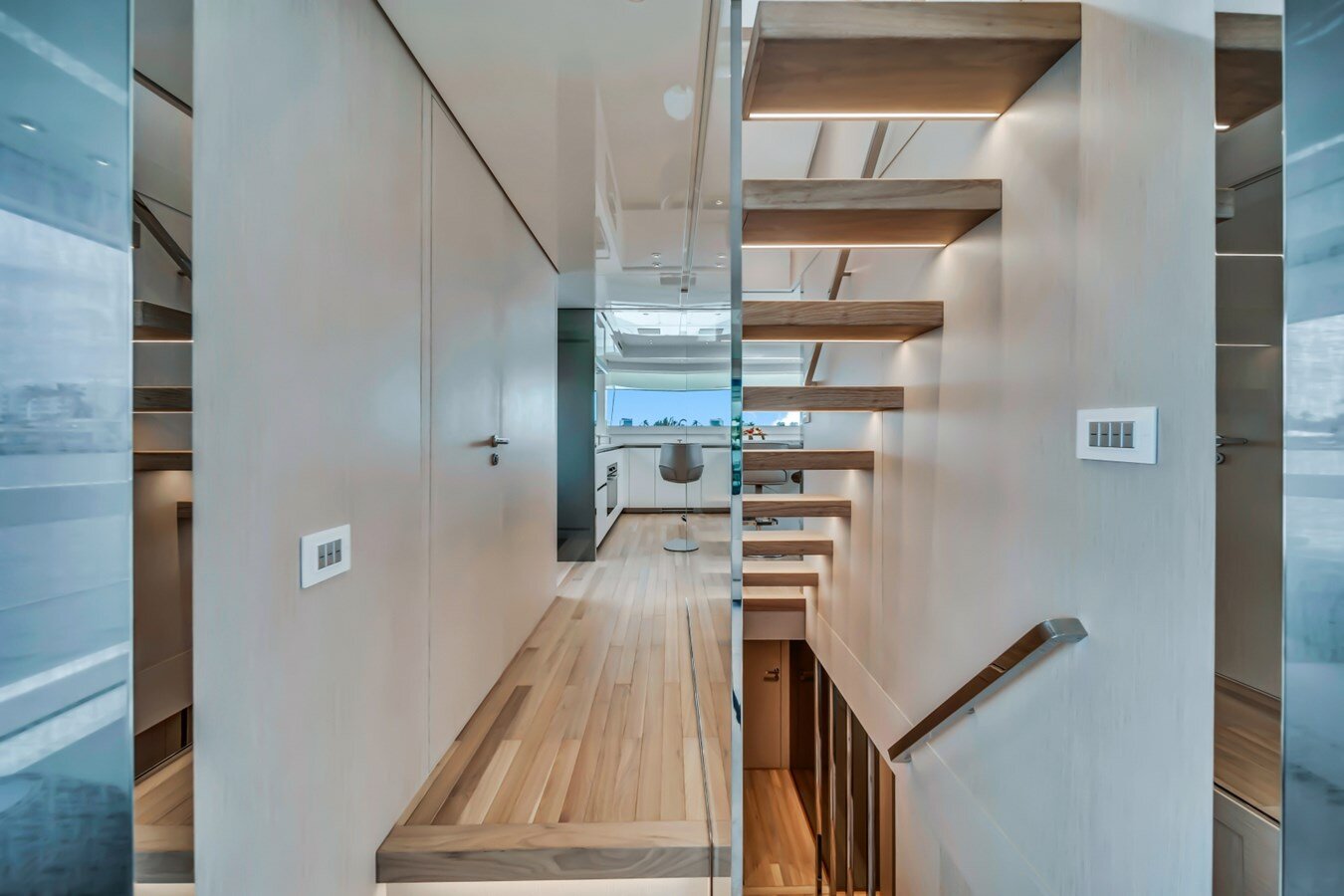 2023-sanlorenzo-87-8-92b3f7