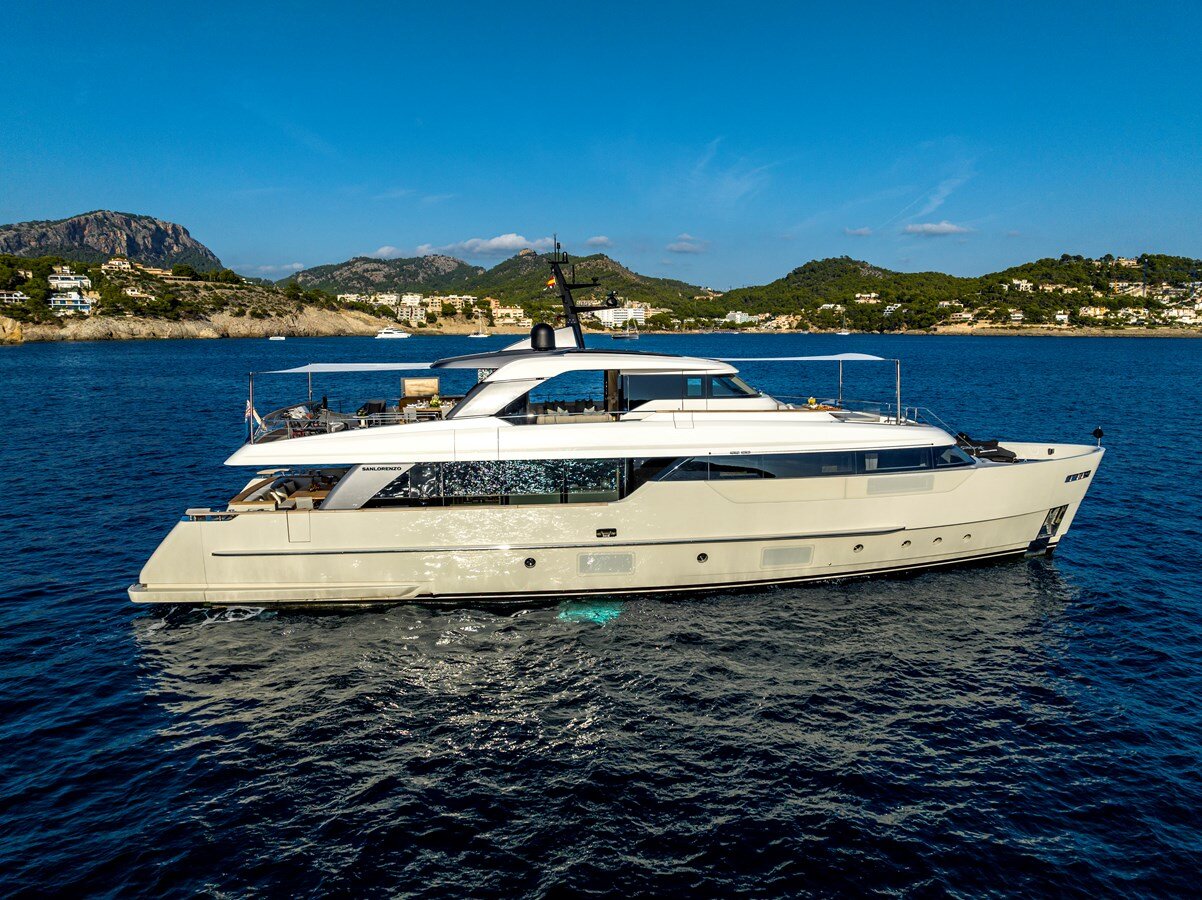 2023-sanlorenzo-94-11-aa9bf5