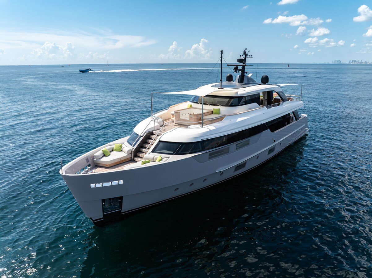 2023-sanlorenzo-96-7004f2