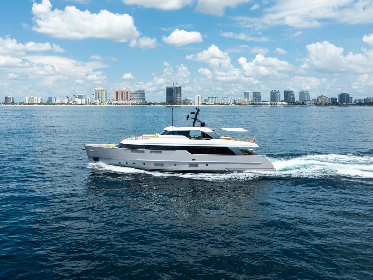 2023-sanlorenzo-96-7004f2