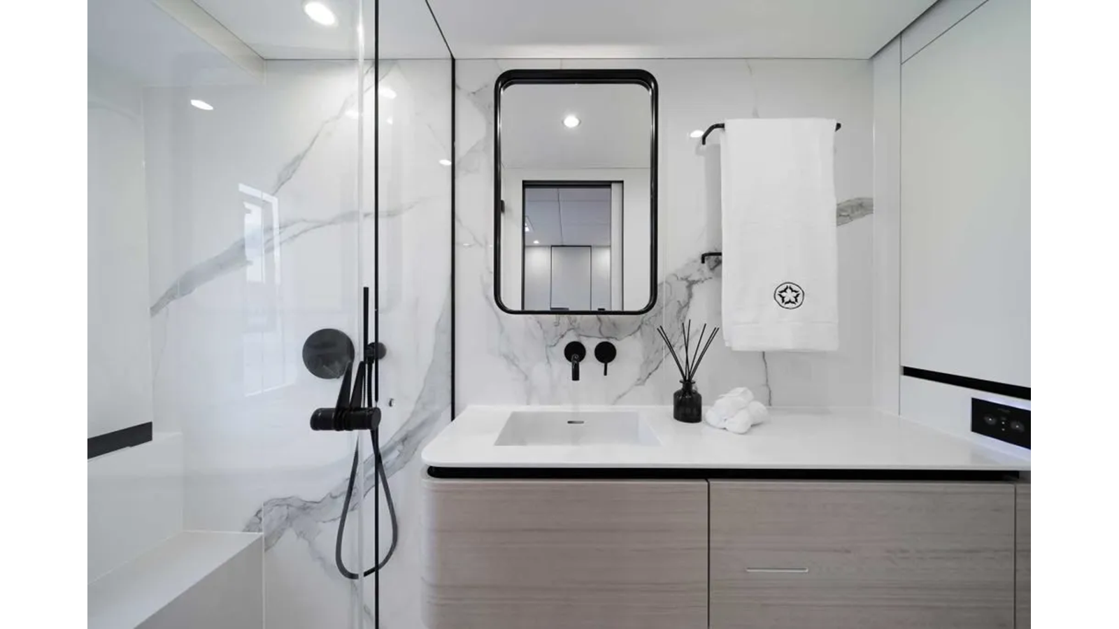 2023-sunreef-yachts-77-2-7d7fbf