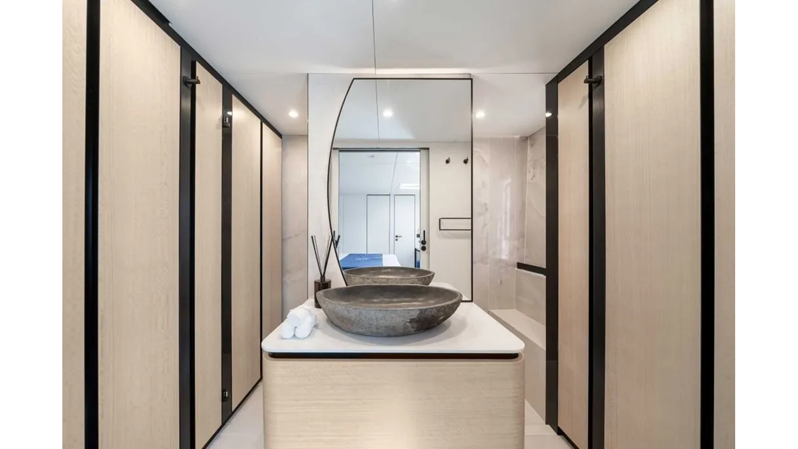 2023-sunreef-yachts-77-2-7d7fbf