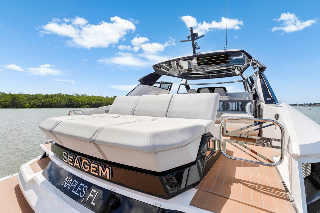 2023-sunseeker-55-33a1b5