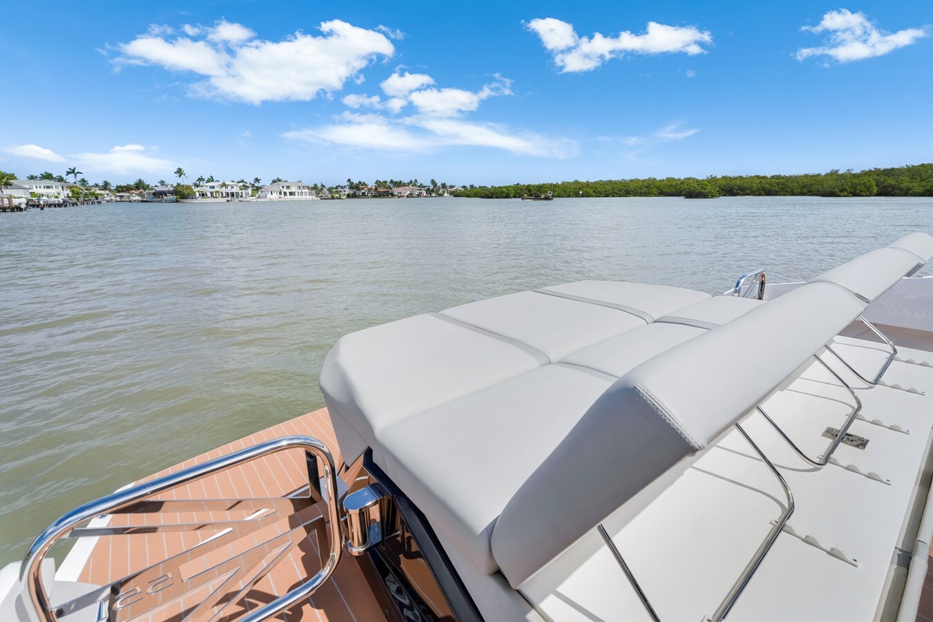 2023-sunseeker-55-33a1b5